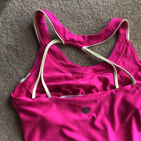 Workout top‎ - Picture 3 of 4